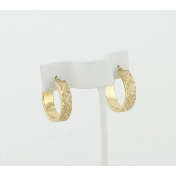 14k Yellow Gold Textured Hollow Hoop Earrings 7/8" Hoops - Picture 4 of 7